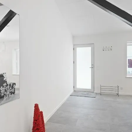 Charming - Luxurious 1 Bedroom In The Heart Of Lejlighed *