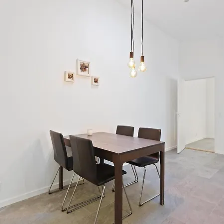 Charming - Luxurious 1 Bedroom In The Heart Of *