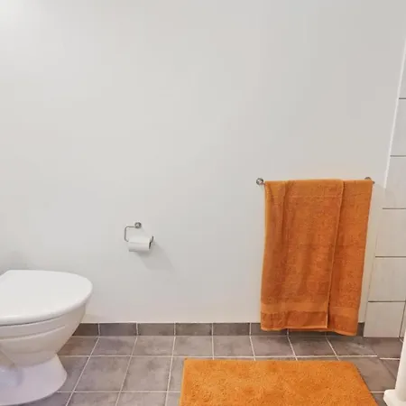 Charming - Luxurious 1 Bedroom In The Heart Of *
