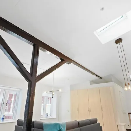 Charming - Luxurious 1 Bedroom In The Heart Of *