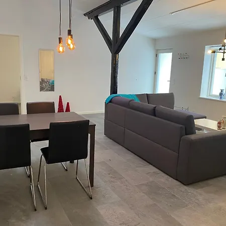 Apartment Charming - Luxurious 1 Bedroom In The Heart Of *