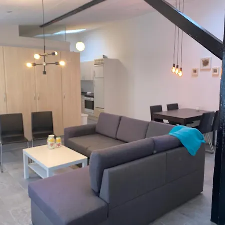 Charming - Luxurious 1 Bedroom In The Heart Of *