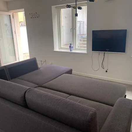 Charming - Luxurious 1 Bedroom In The Heart Of *